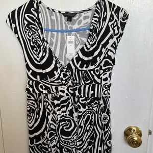 Banana Republic black & white dress . Never worn. Size xs. Original tags
